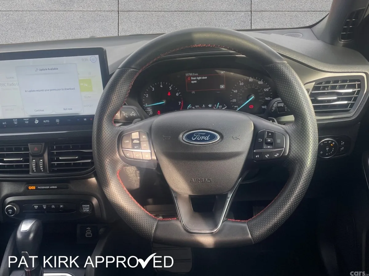 Ford Focus Hatchback, Petrol, 2023, Red