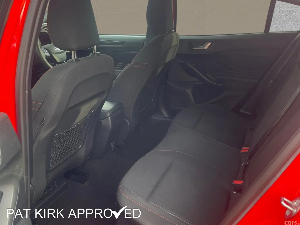 Ford Focus Hatchback, Petrol, 2023, Red