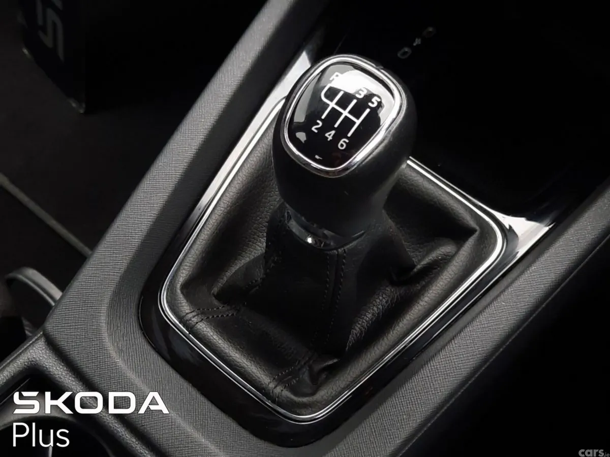 Skoda Octavia Saloon, Diesel, 2023, White
