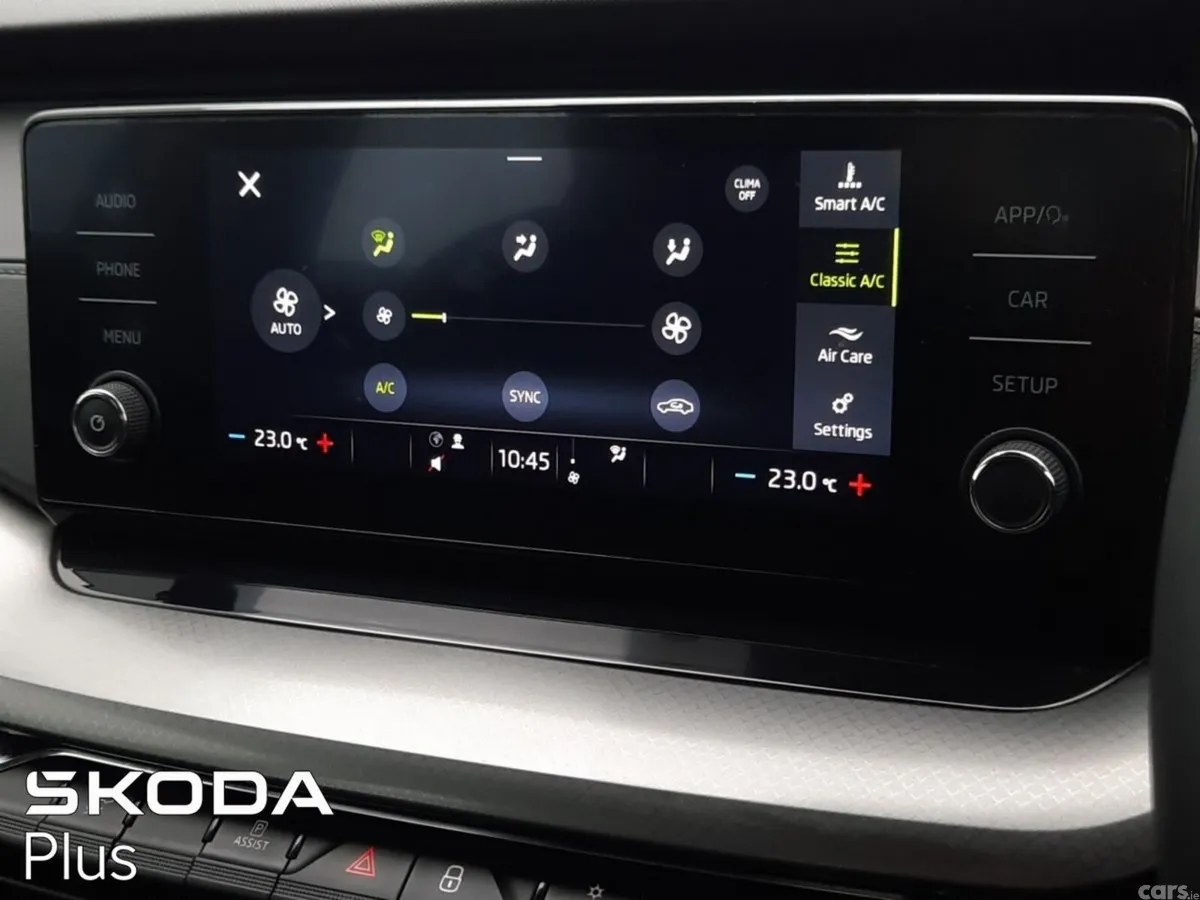 Skoda Octavia Saloon, Diesel, 2023, White