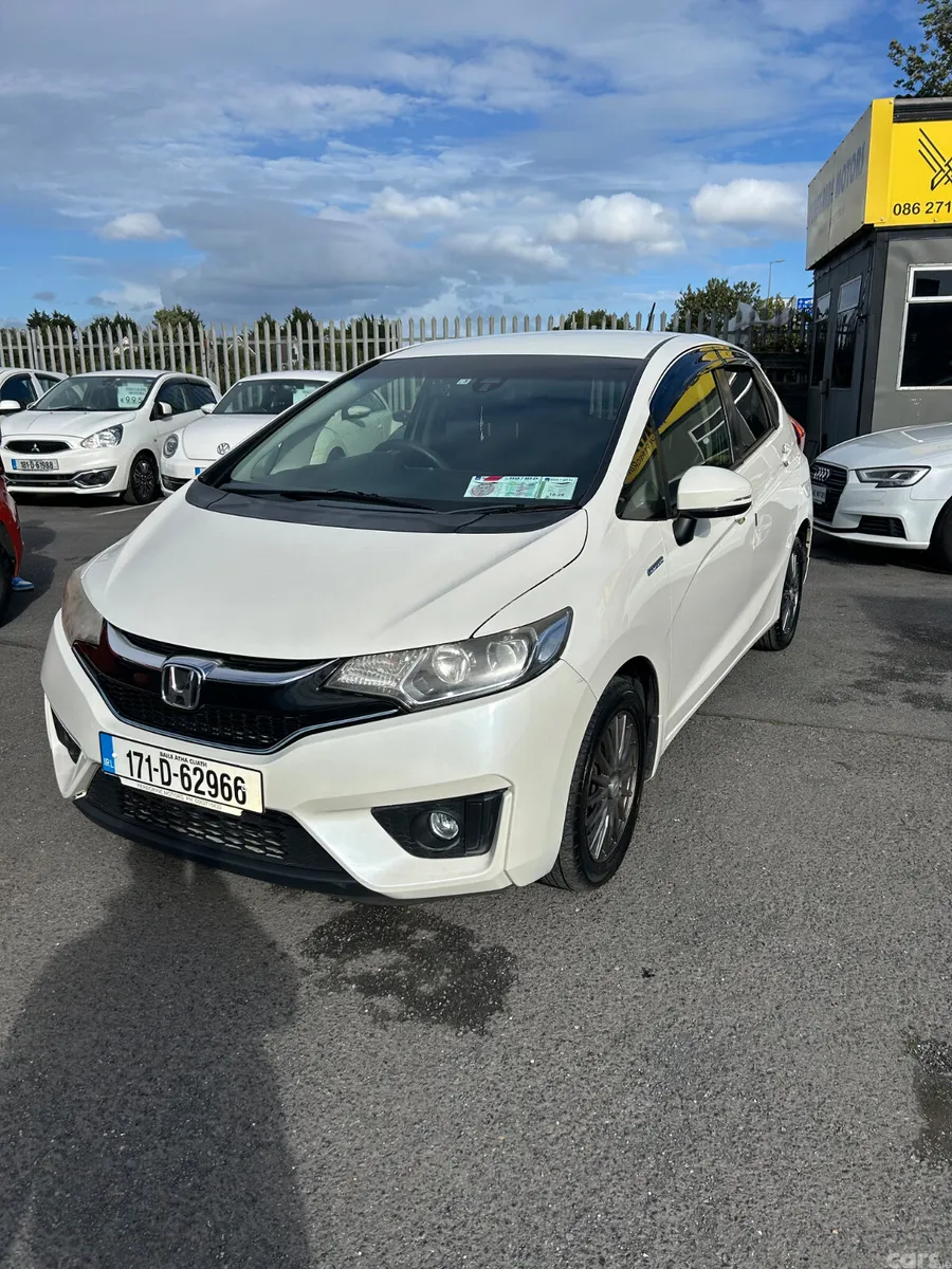 Honda Fit Hatchback, Petrol Hybrid, 2017, White