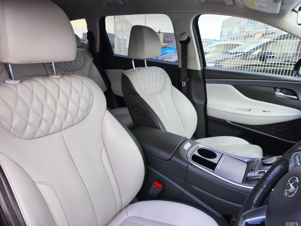 Hyundai Santa Fe SUV, Petrol Plug-in Hybrid, 2022, Black
