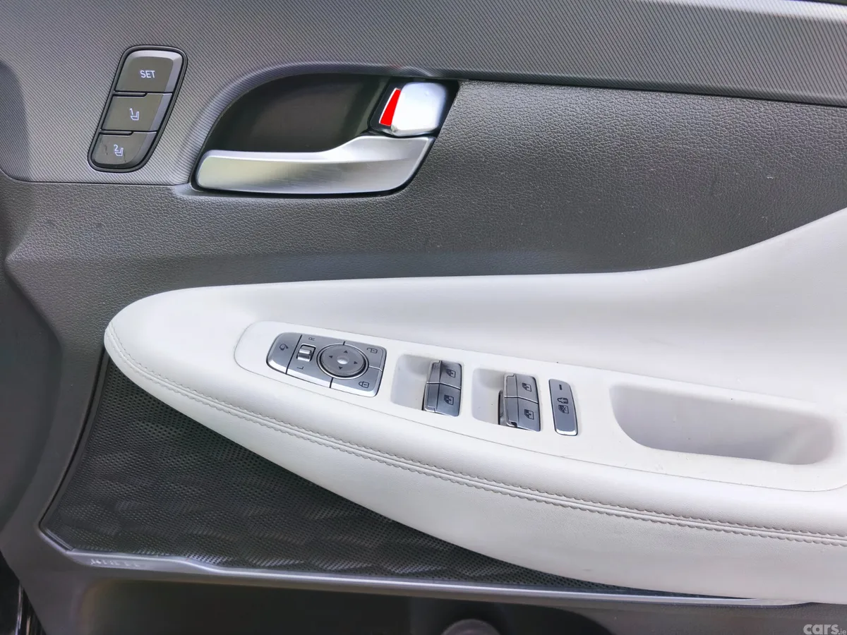 Hyundai Santa Fe SUV, Petrol Plug-in Hybrid, 2022, Black