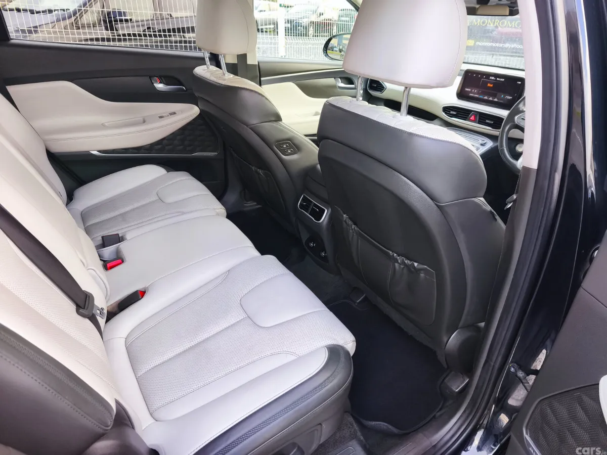 Hyundai Santa Fe SUV, Petrol Plug-in Hybrid, 2022, Black