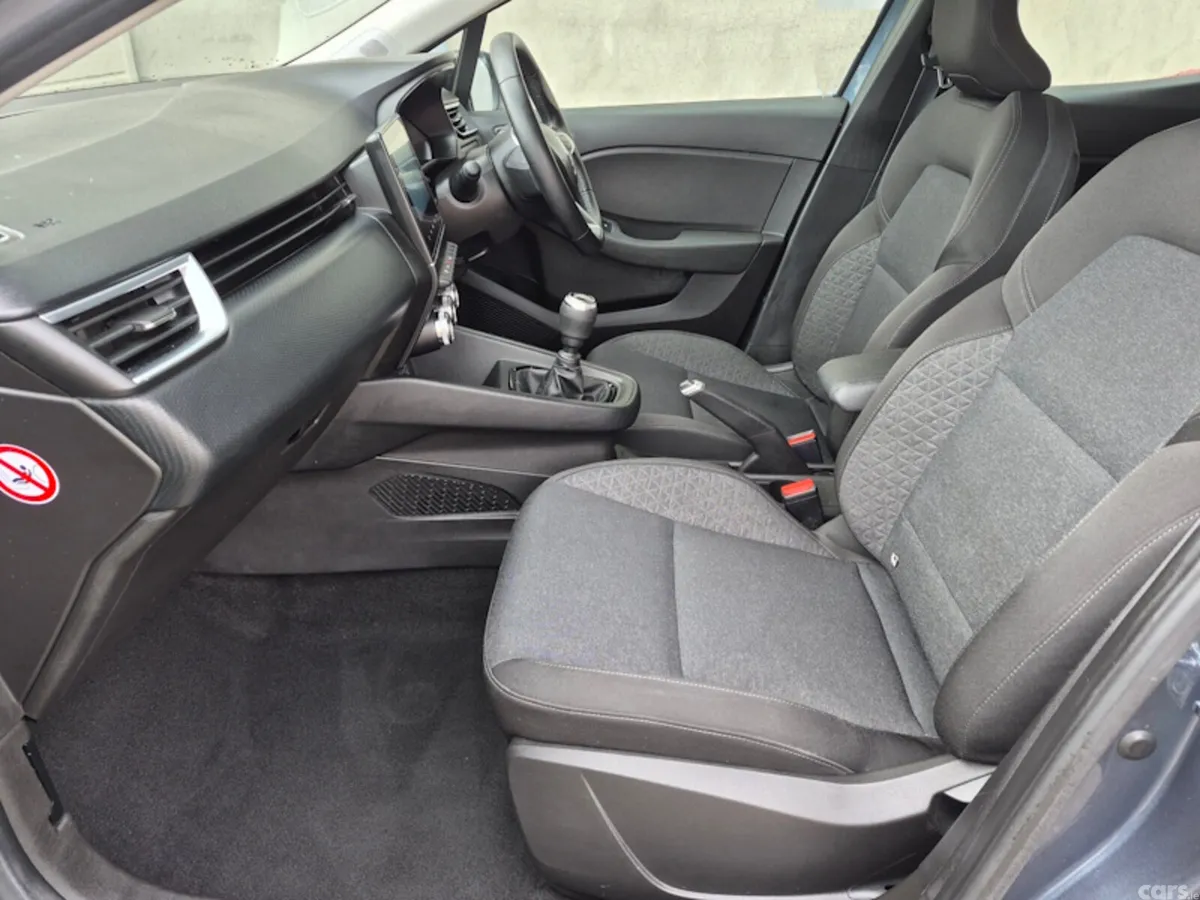 Renault Clio Hatchback, Petrol, 2023, Grey