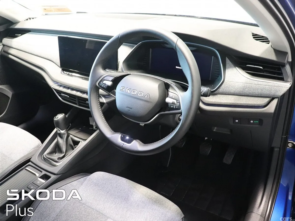Skoda Octavia Saloon, Diesel, 2026, Blue
