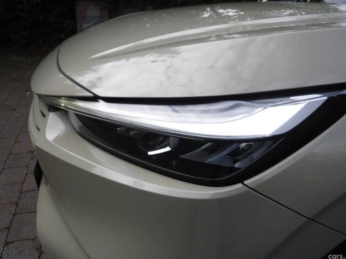 Honda Vezel SUV, Petrol Hybrid, 2021, Beige