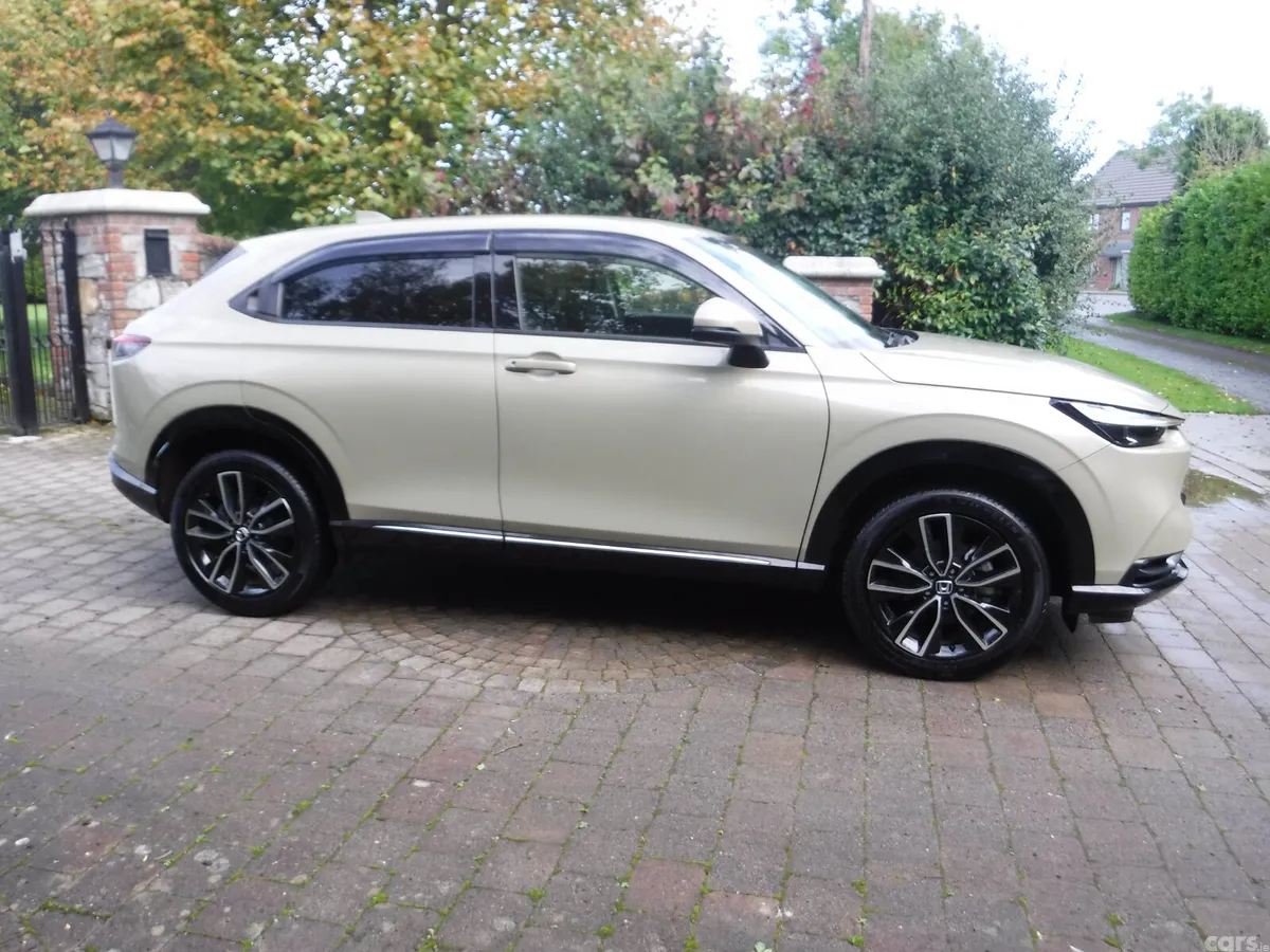 Honda Vezel SUV, Petrol Hybrid, 2021, Beige