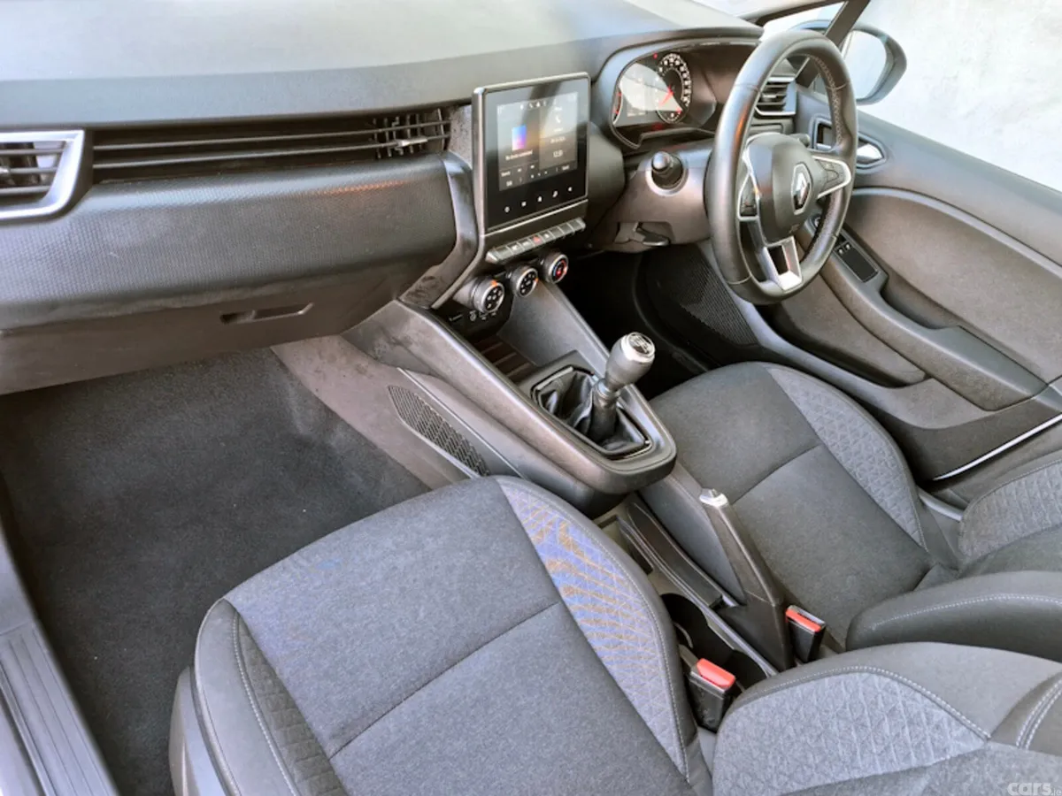 Renault Clio Hatchback, Petrol, 2023, White