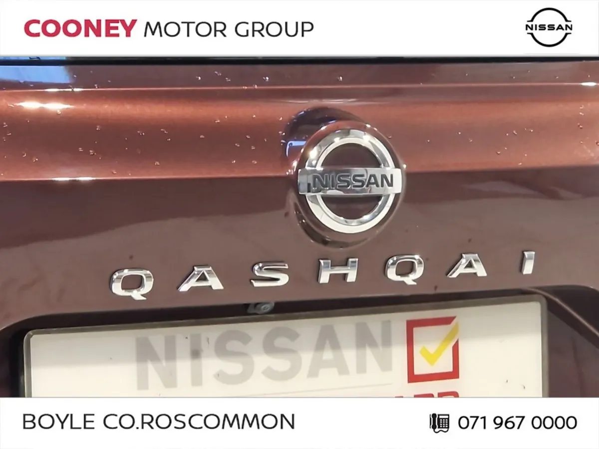 Nissan Qashqai MPV, Petrol, 2021, Red