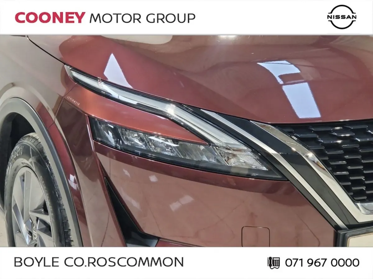 Nissan Qashqai MPV, Petrol, 2021, Red