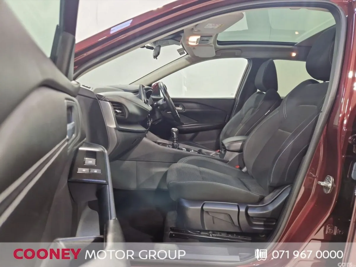 Nissan Qashqai MPV, Petrol, 2021, Red