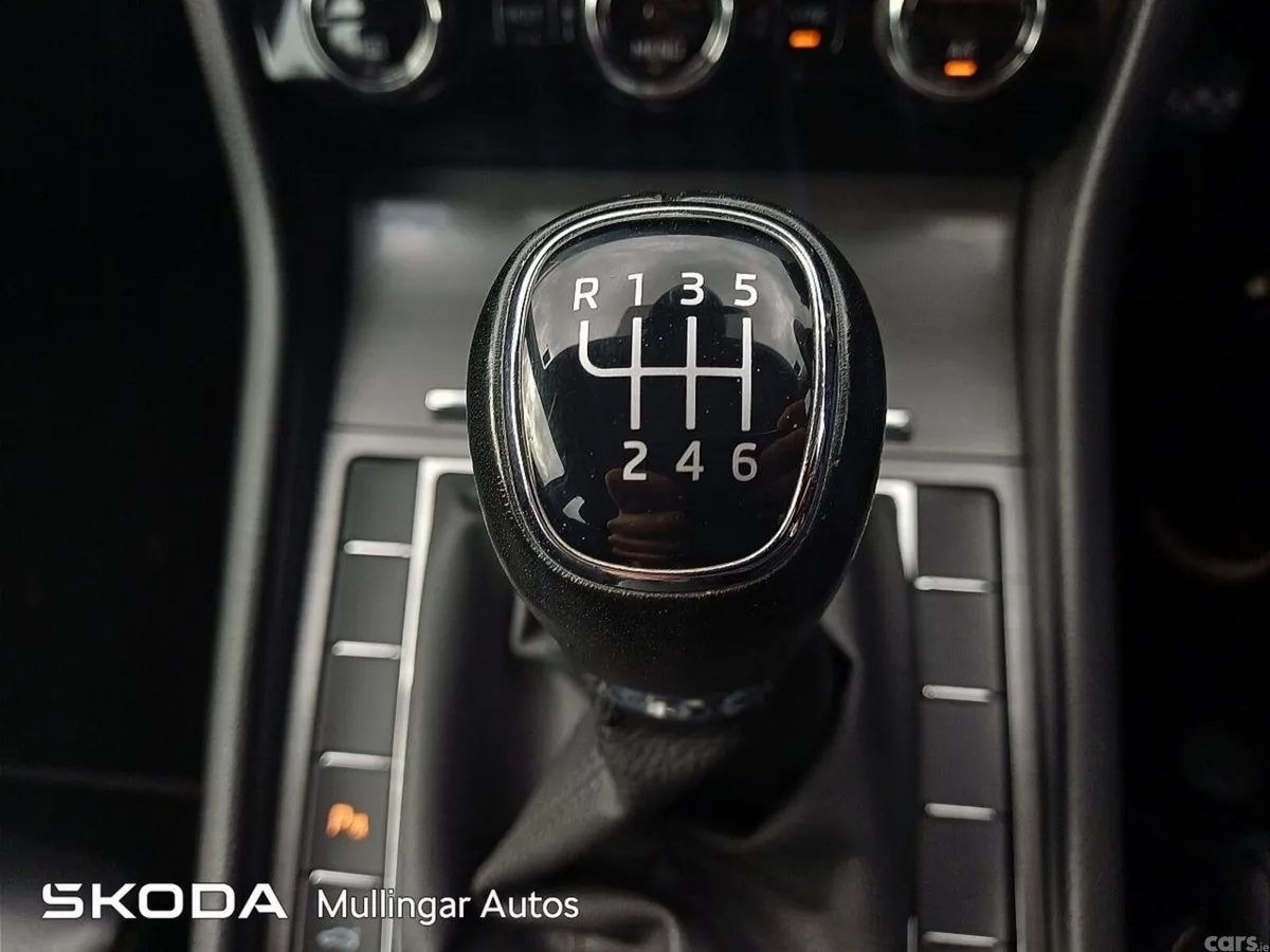 Skoda Superb Saloon, Petrol, 2022, Black
