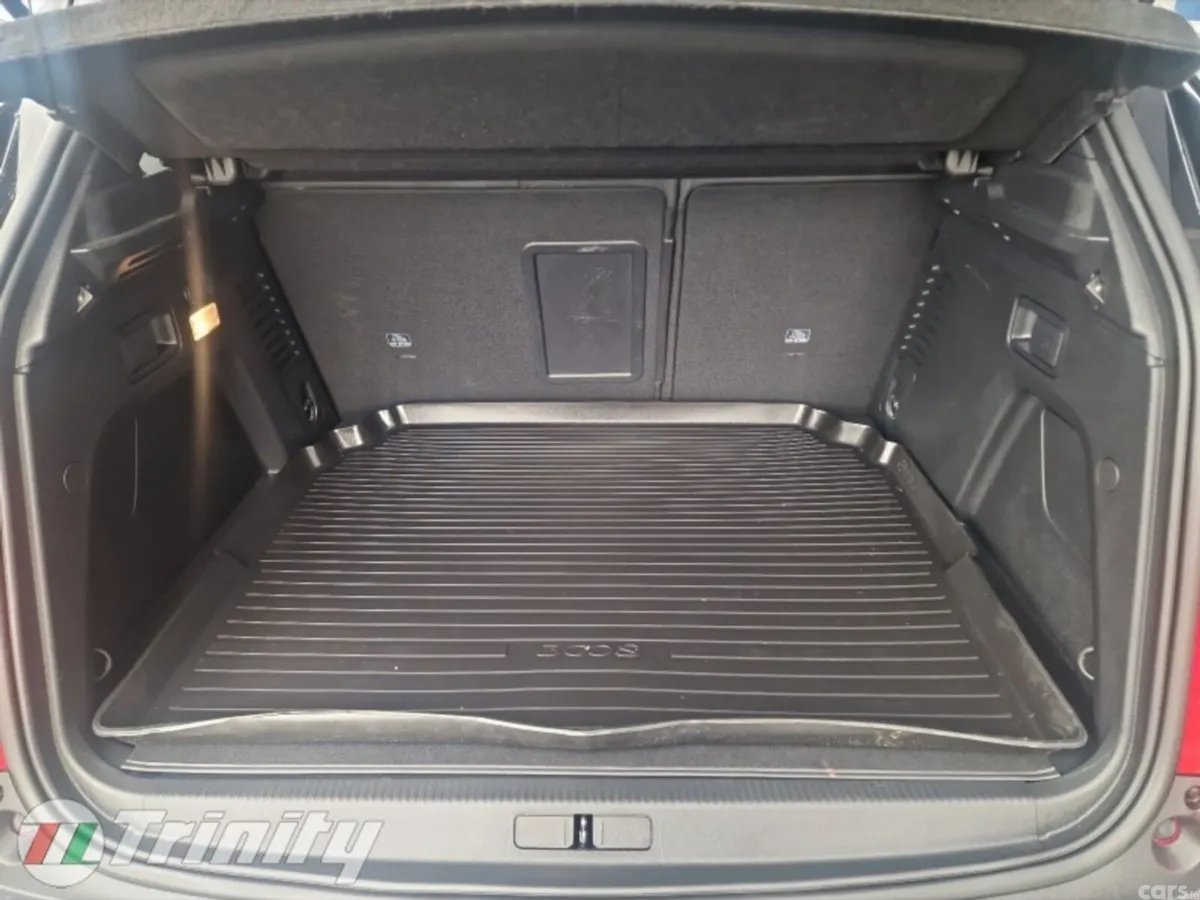 Peugeot 3008 SUV, Petrol Plug-in Hybrid, 2024, Red