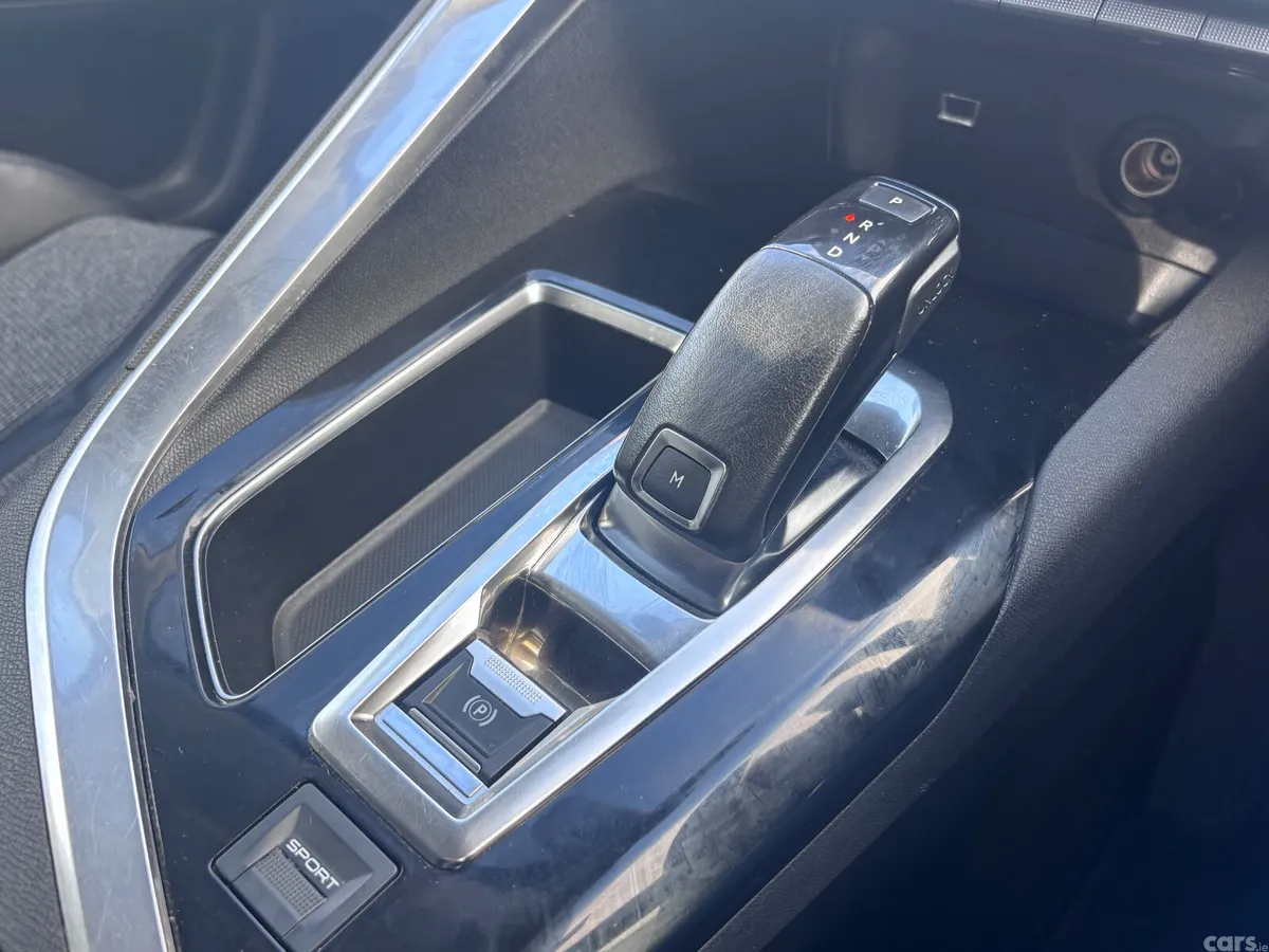 Peugeot 3008 SUV, Diesel, 2018, Red