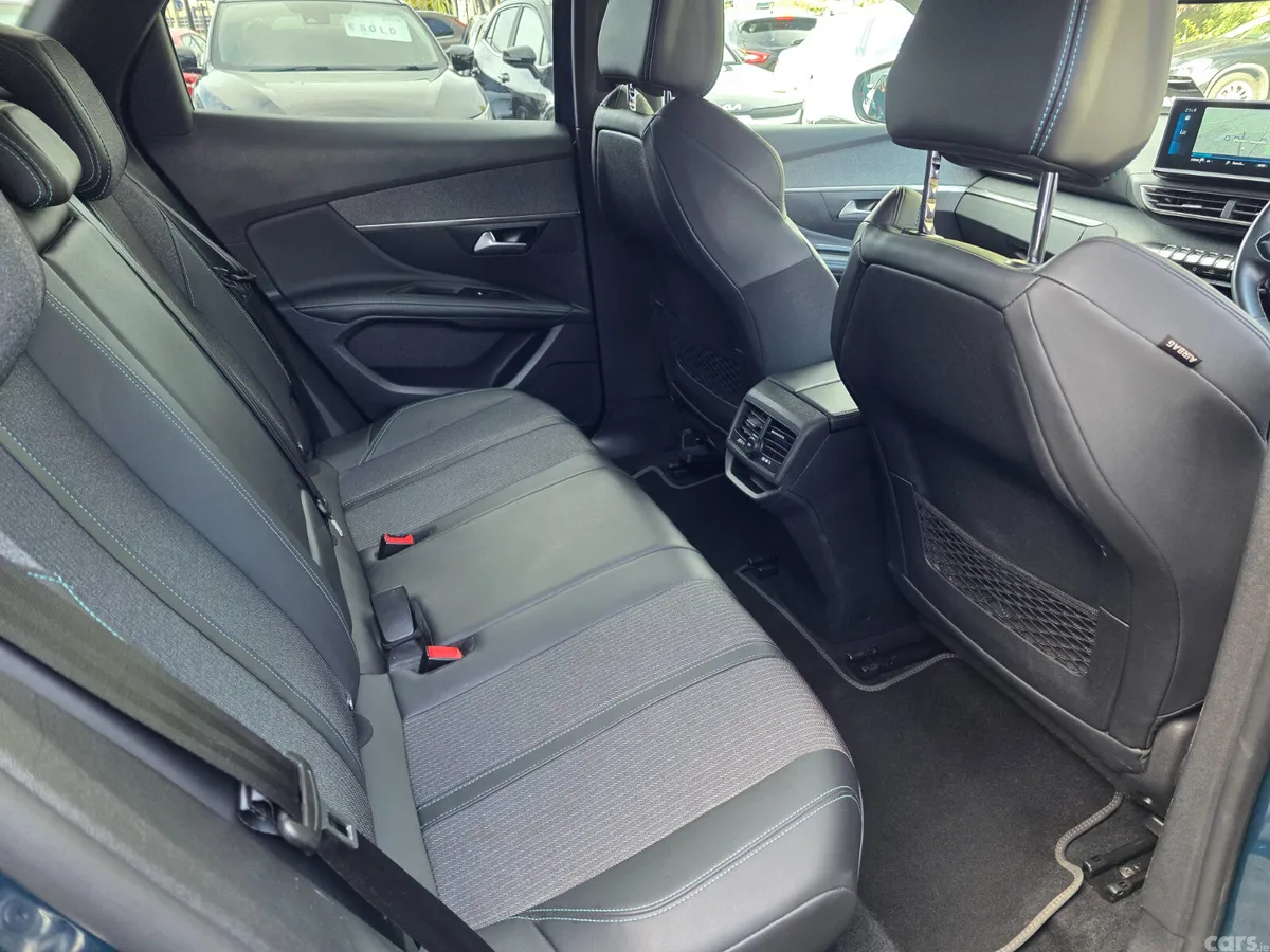 Peugeot 3008 MPV, Diesel, 2022, Blue