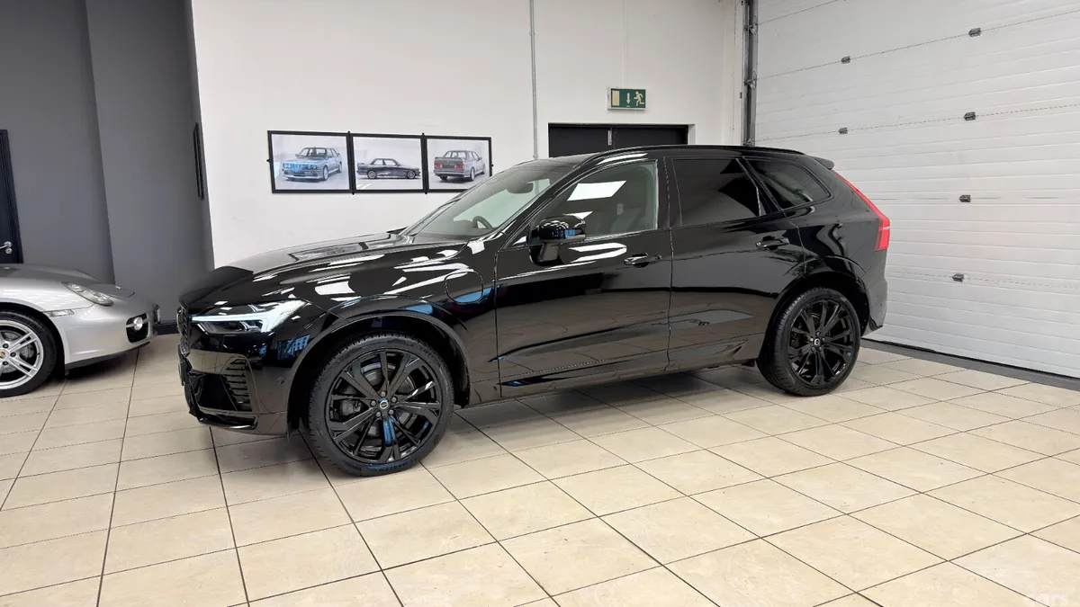 Volvo XC60 SUV, Petrol Hybrid, 2024, Black
