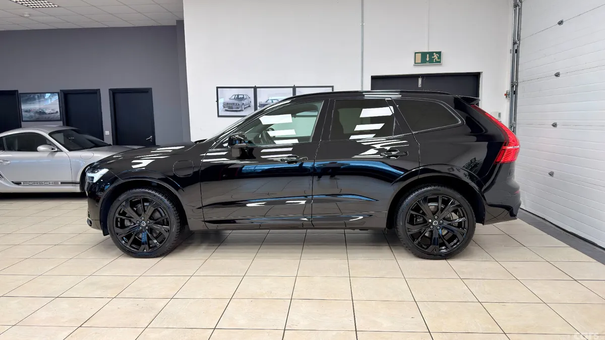 Volvo XC60 SUV, Petrol Hybrid, 2024, Black