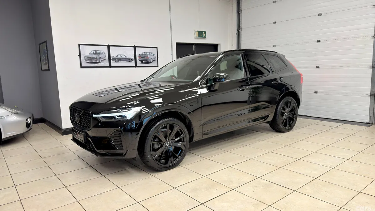 Volvo XC60 SUV, Petrol Hybrid, 2024, Black