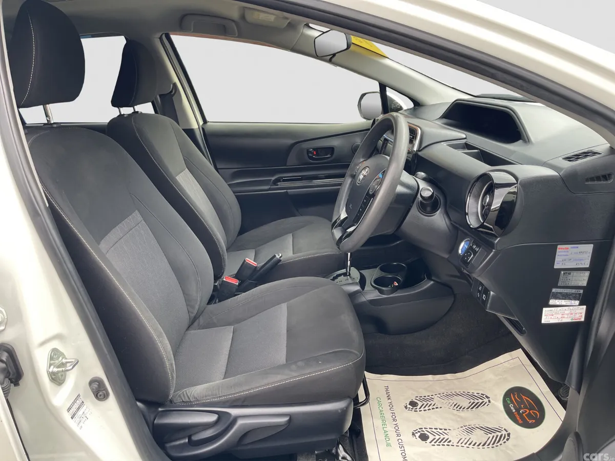 Toyota Aqua Hatchback, Petrol Hybrid, 2021, White