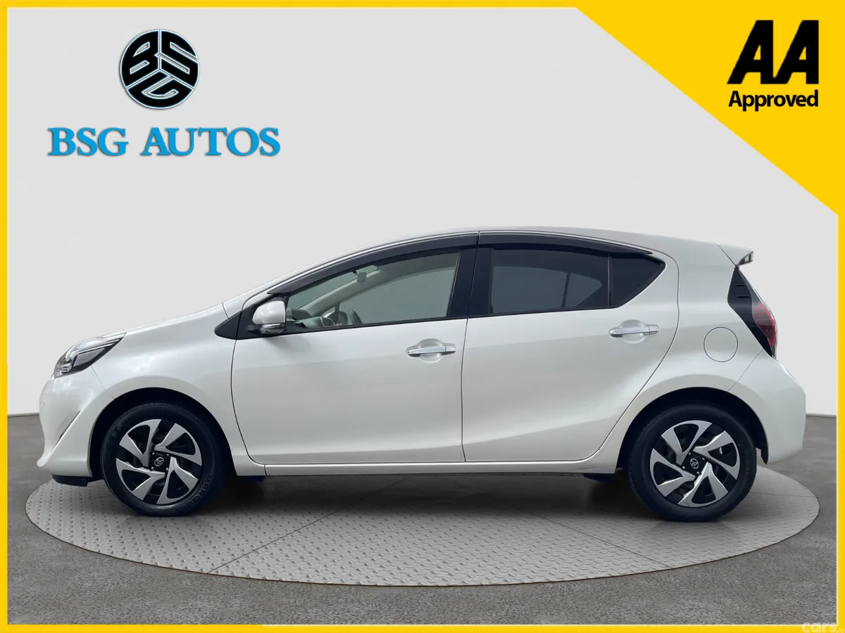 Toyota Aqua Hatchback, Petrol Hybrid, 2021, White