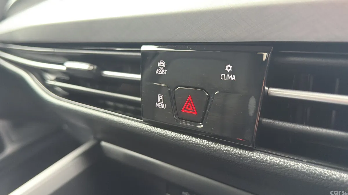 Volkswagen Golf Hatchback, Petrol Hybrid, 2021, White