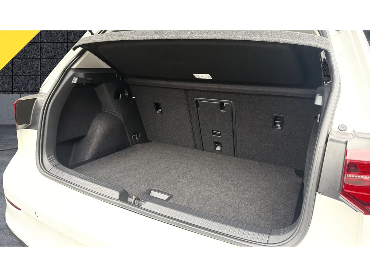 Volkswagen Golf Hatchback, Petrol Hybrid, 2021, White