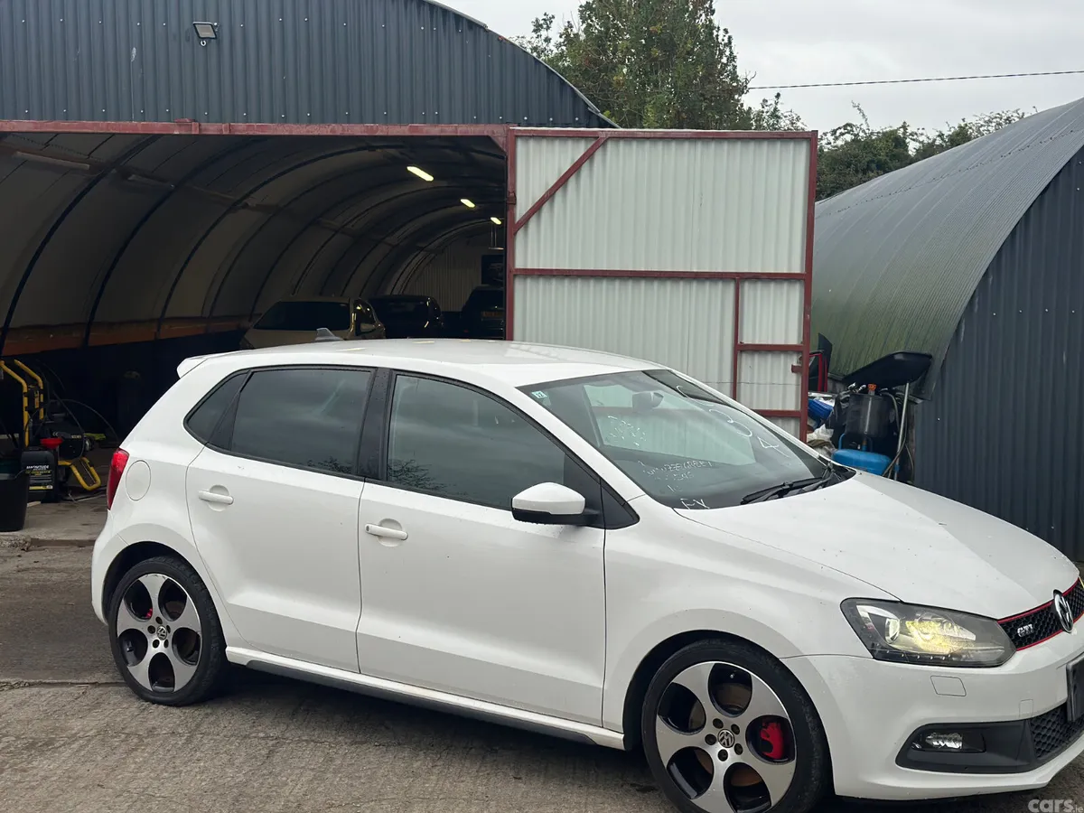 Volkswagen Polo Hatchback, Petrol, 2013, White