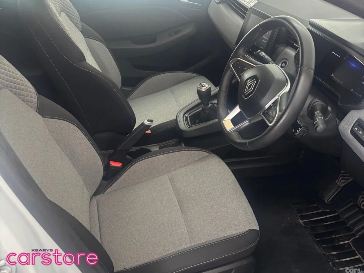 Renault Clio Hatchback, Petrol, 2024, White