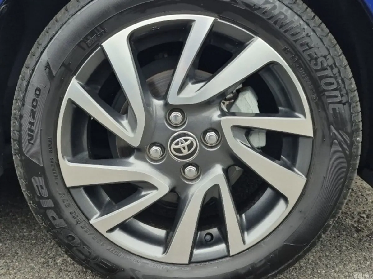 Toyota Aqua Hatchback, Petrol Hybrid, 2022, Blue