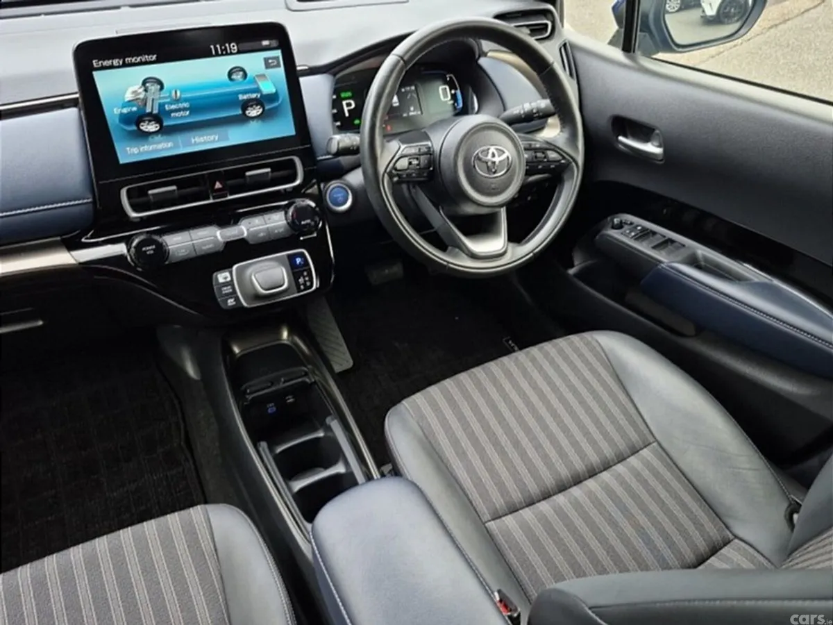 Toyota Aqua Hatchback, Petrol Hybrid, 2022, Blue