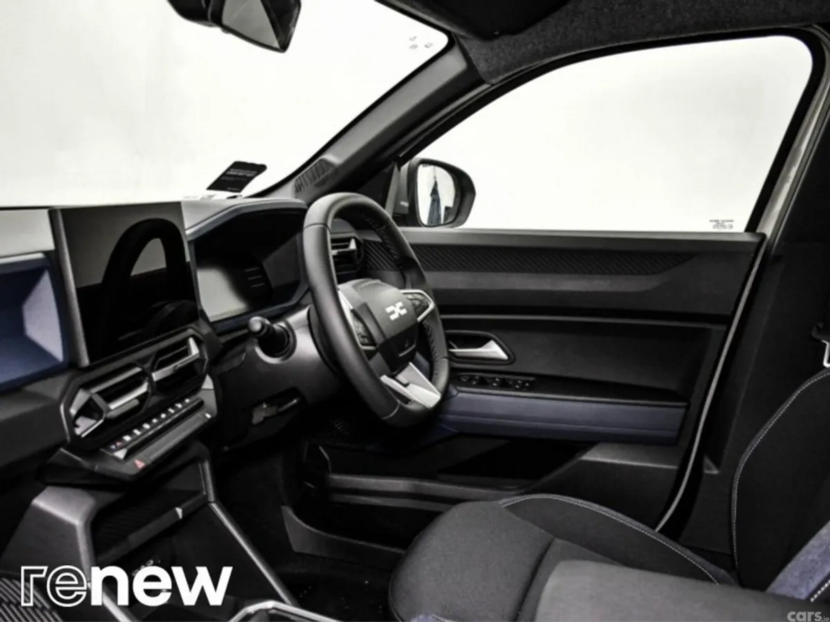 Dacia Duster SUV, Petrol Hybrid, 2025, White