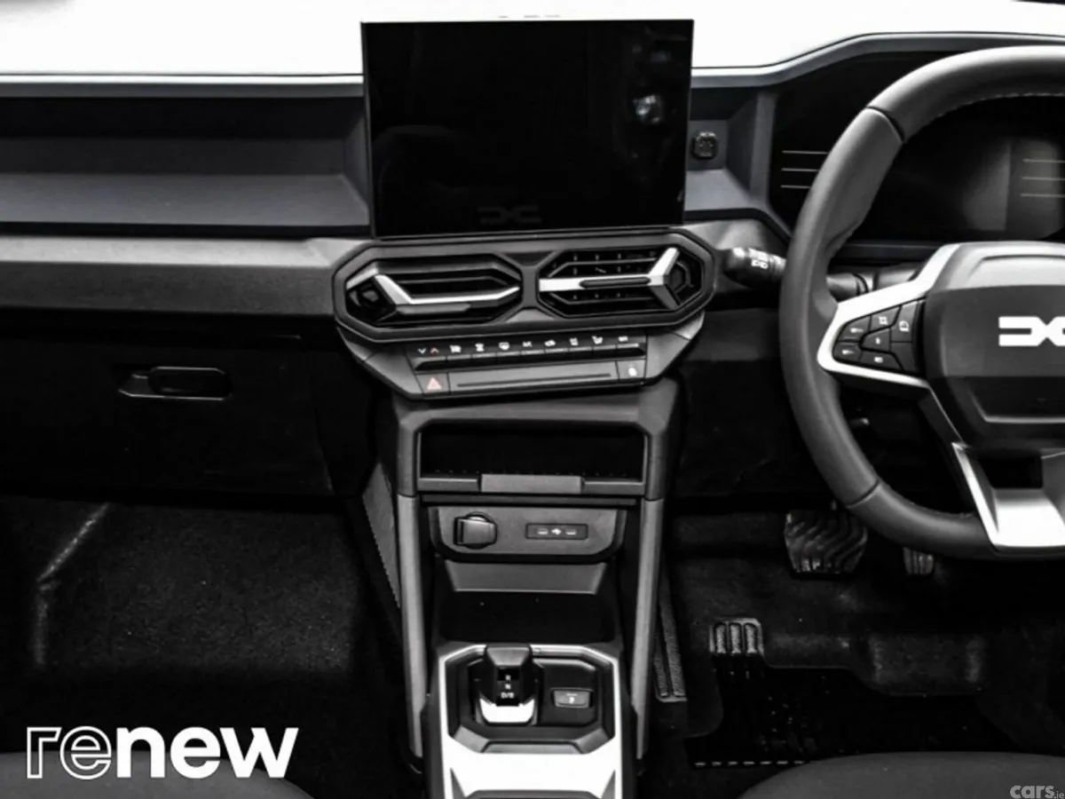 Dacia Duster SUV, Petrol Hybrid, 2025, White