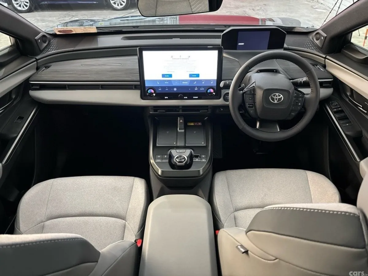Toyota C-HR Estate, Electric, 2026, Green