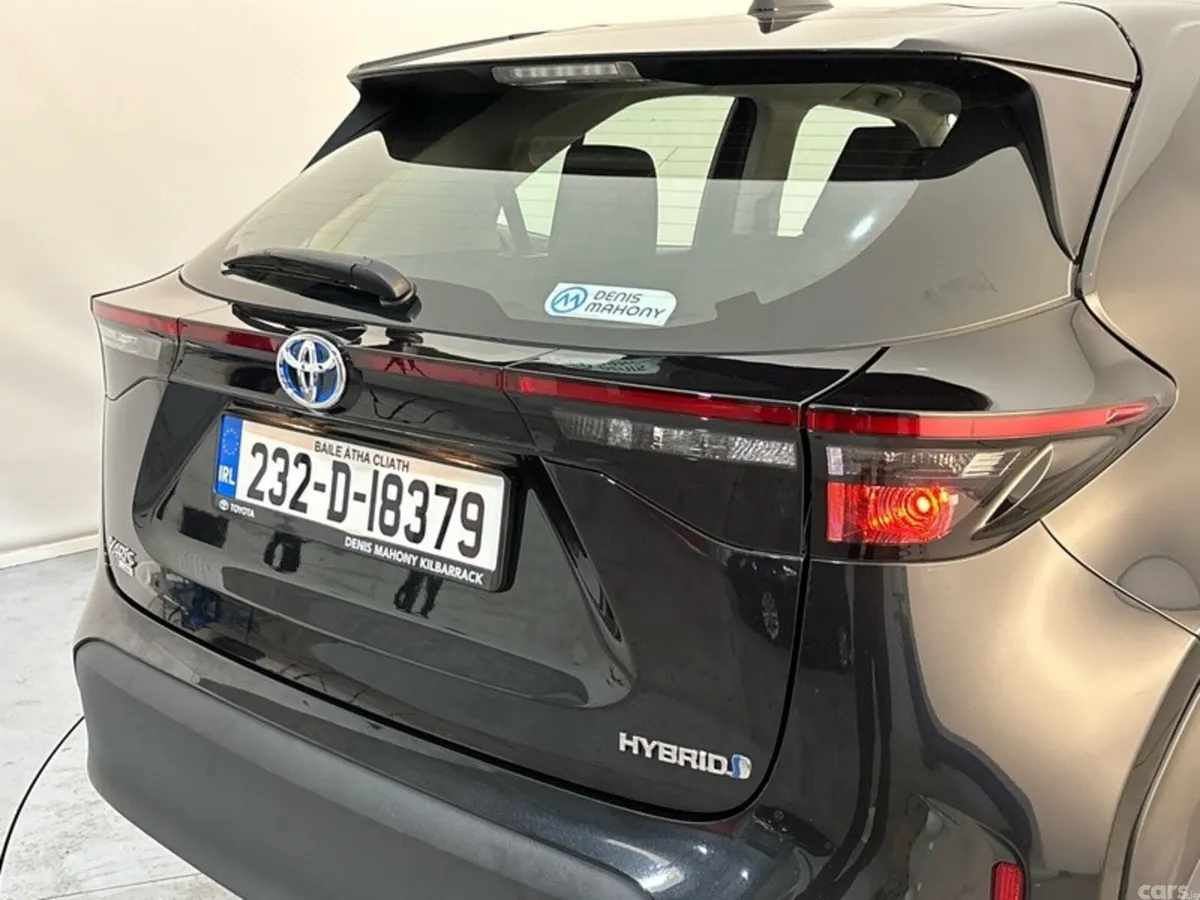 Toyota Yaris Cross Hatchback, Petrol Hybrid, 2023, Black