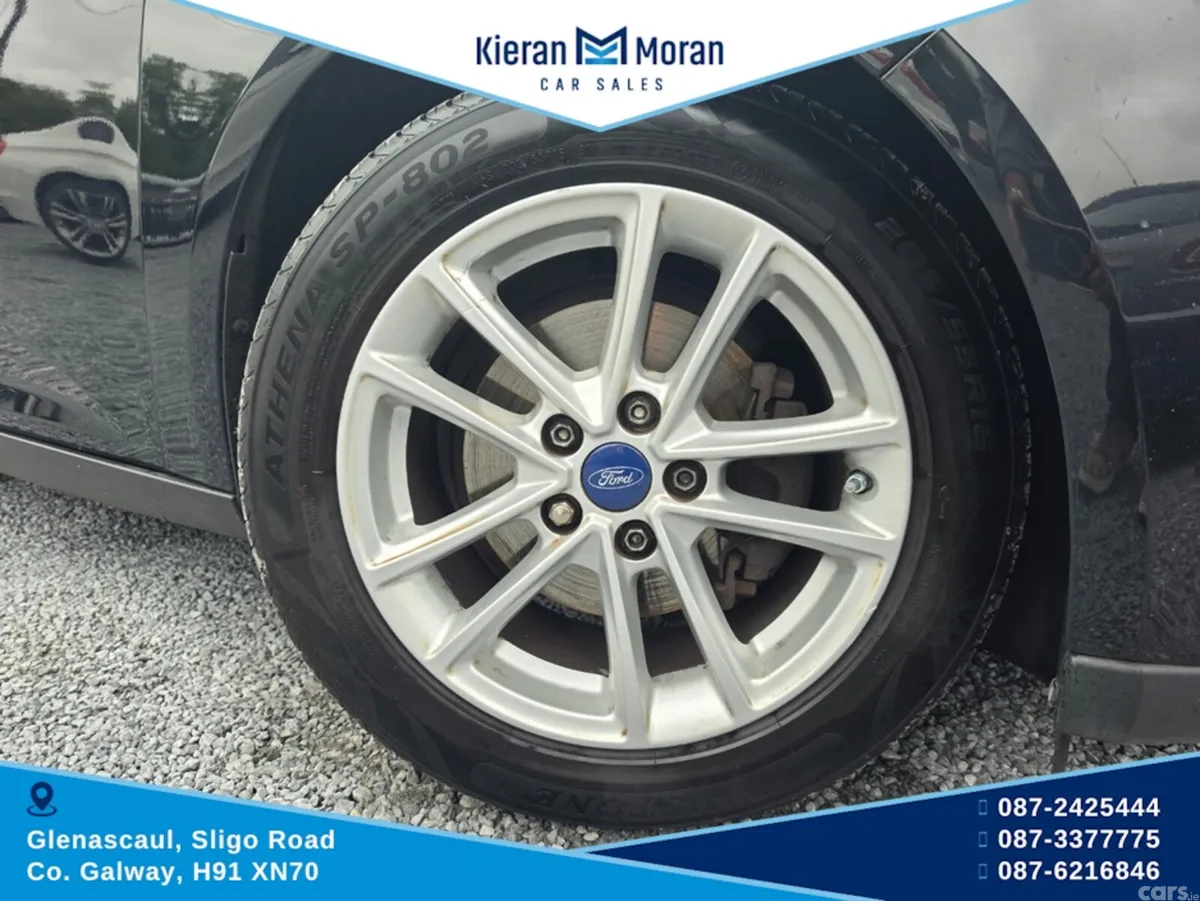 Ford Focus Hatchback, Petrol, 2015, Black