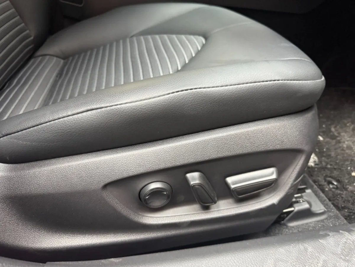 Toyota Camry Saloon, Petrol, 2023, Red