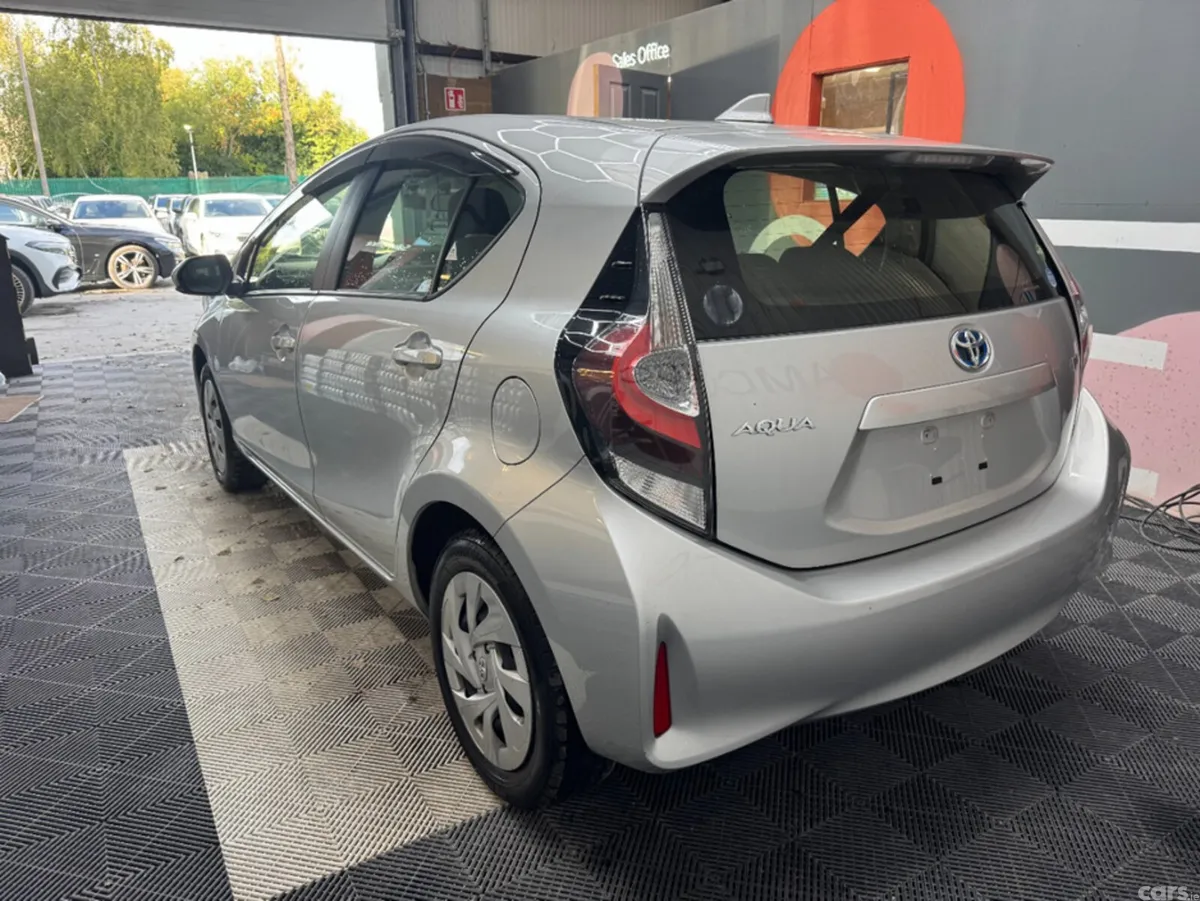 Toyota Aqua Hatchback, Petrol Hybrid, 2021, Silver