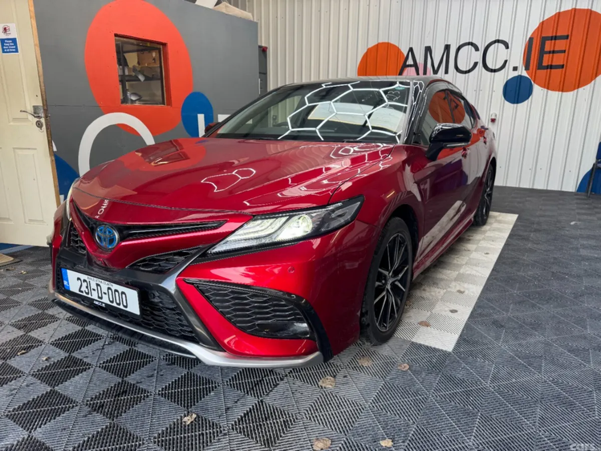 Toyota Camry Saloon, Petrol, 2023, Red