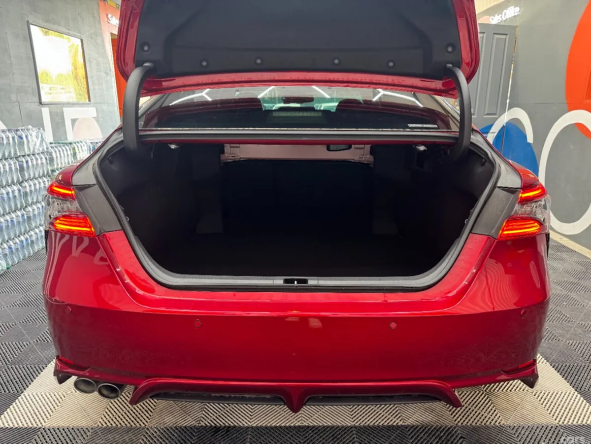 Toyota Camry Saloon, Petrol, 2023, Red