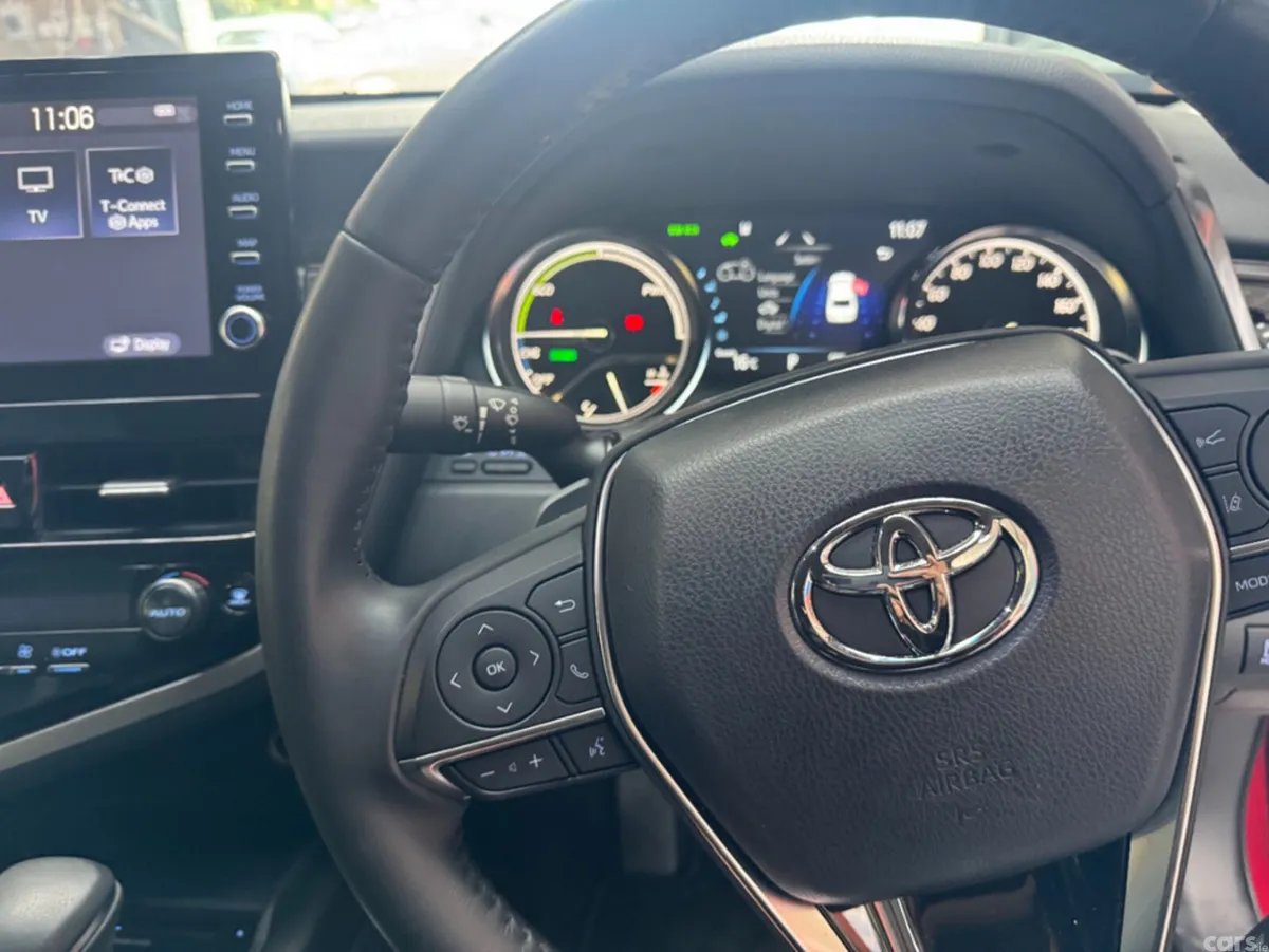 Toyota Camry Saloon, Petrol, 2023, Red