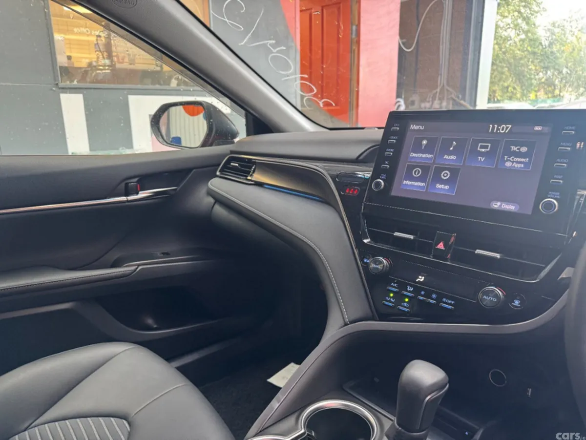 Toyota Camry Saloon, Petrol, 2023, Red