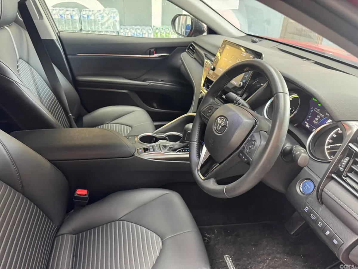 Toyota Camry Saloon, Petrol, 2023, Red