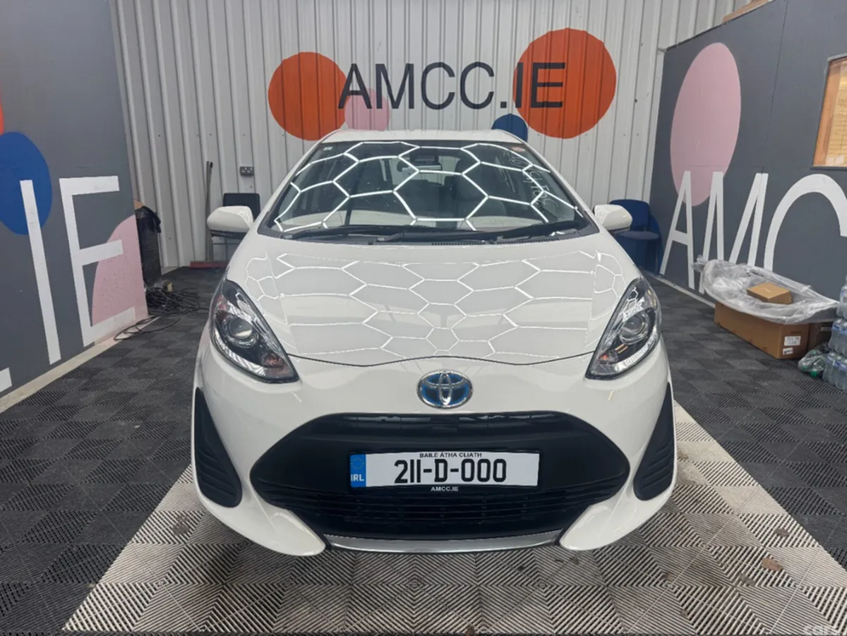 Toyota Aqua Hatchback, Petrol Hybrid, 2021, White