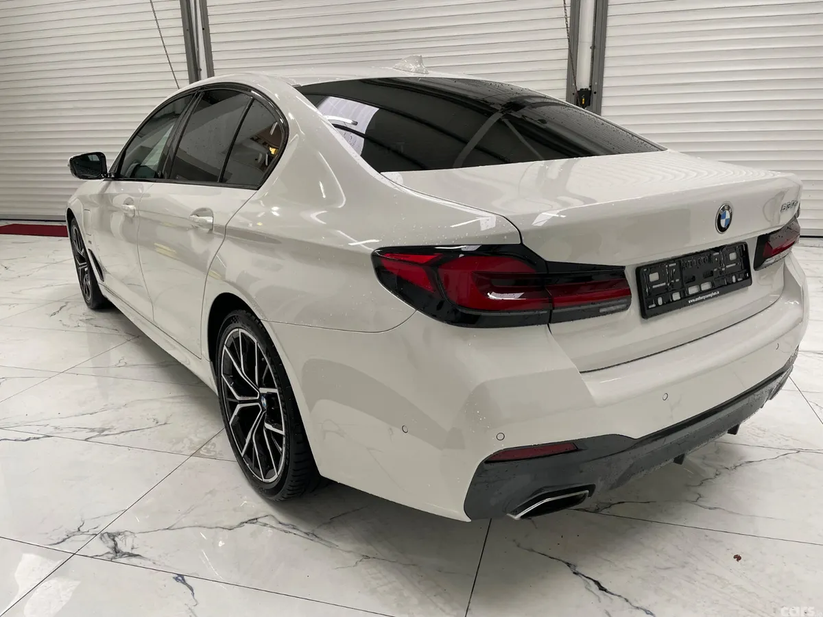 BMW 5-Series Saloon, Petrol Plug-in Hybrid, 2021, White
