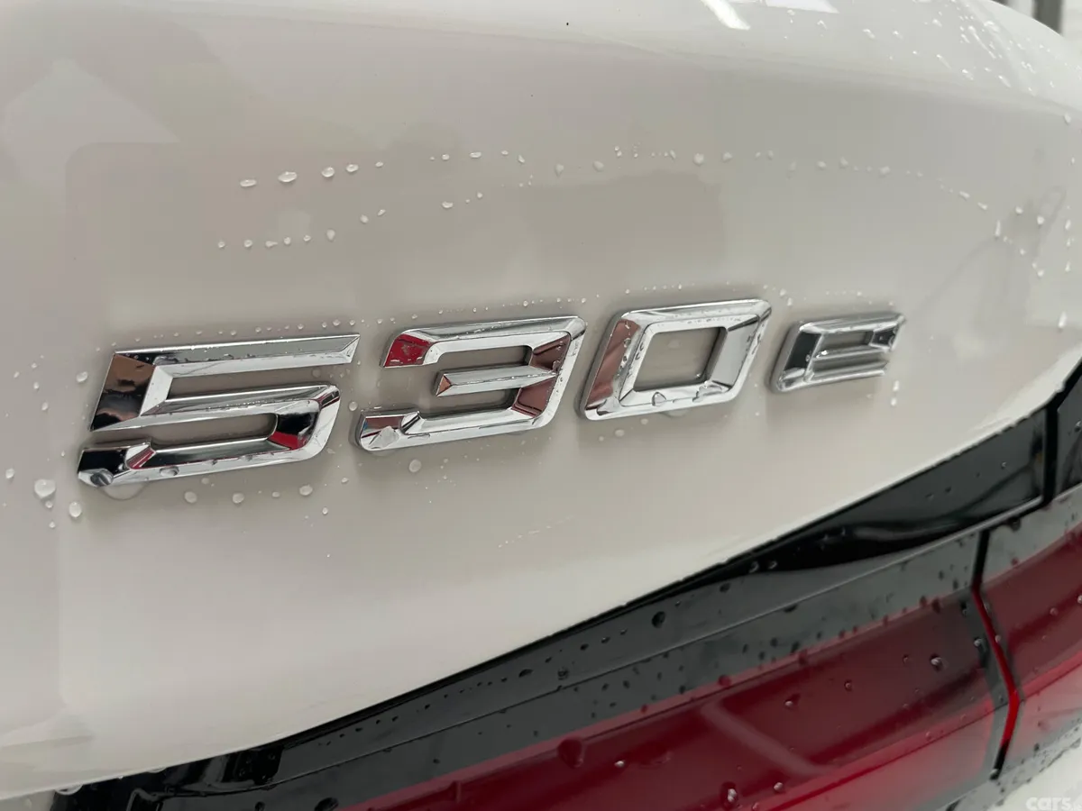 BMW 5-Series Saloon, Petrol Plug-in Hybrid, 2021, White