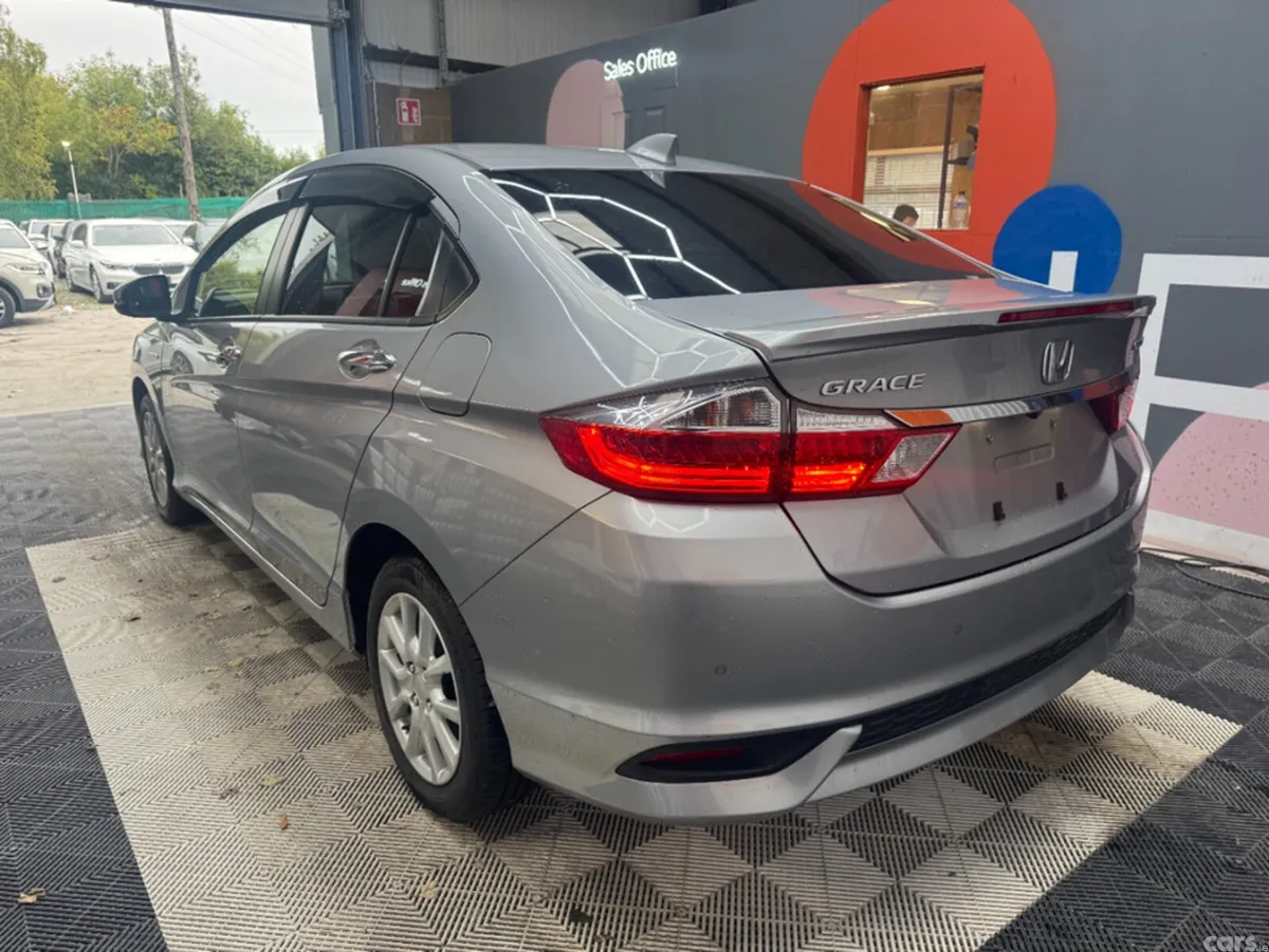 Honda Grace Saloon, Petrol Hybrid, 2020, Silver