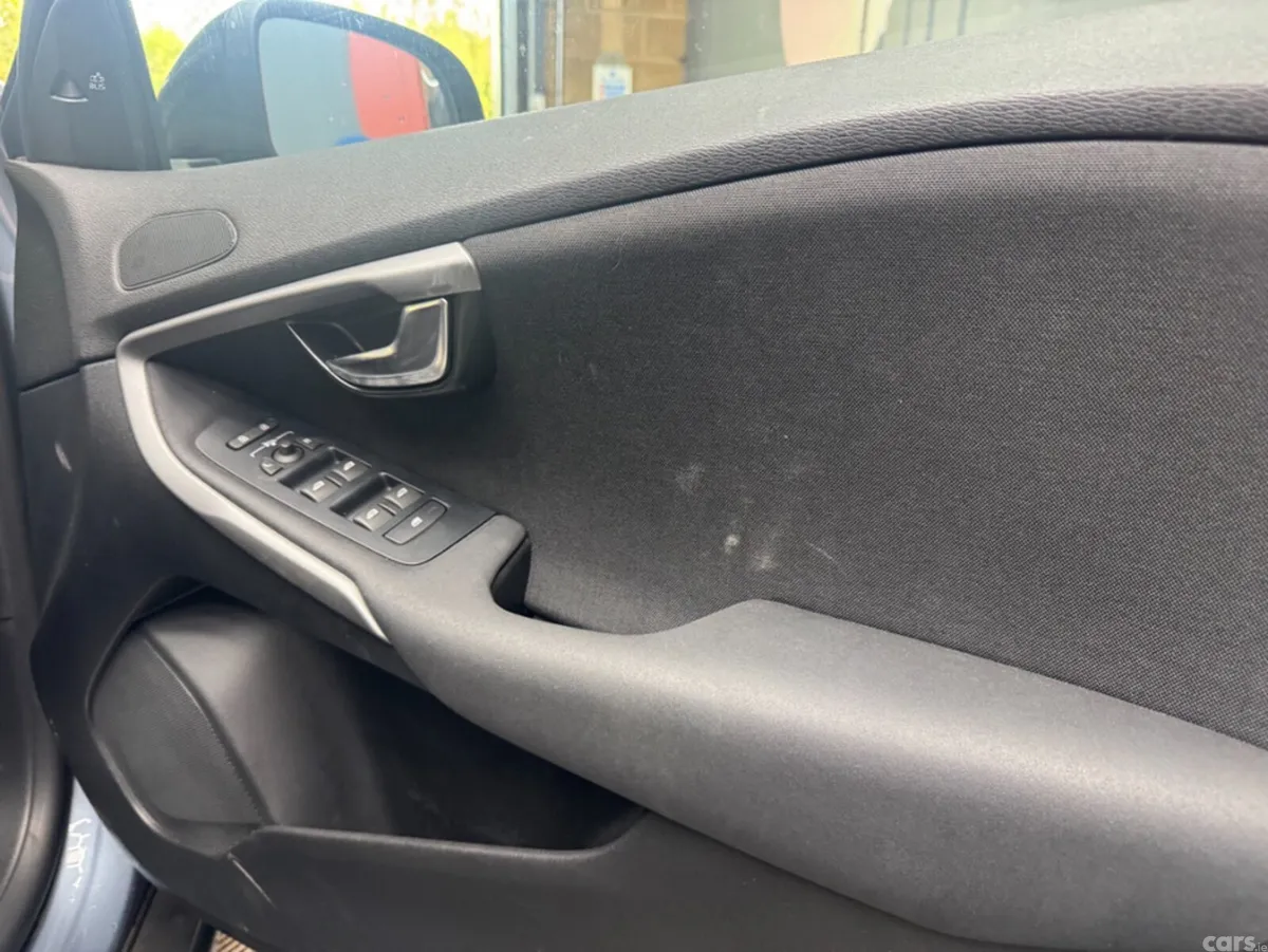 Volvo V40 Estate, Diesel, 2016, Blue