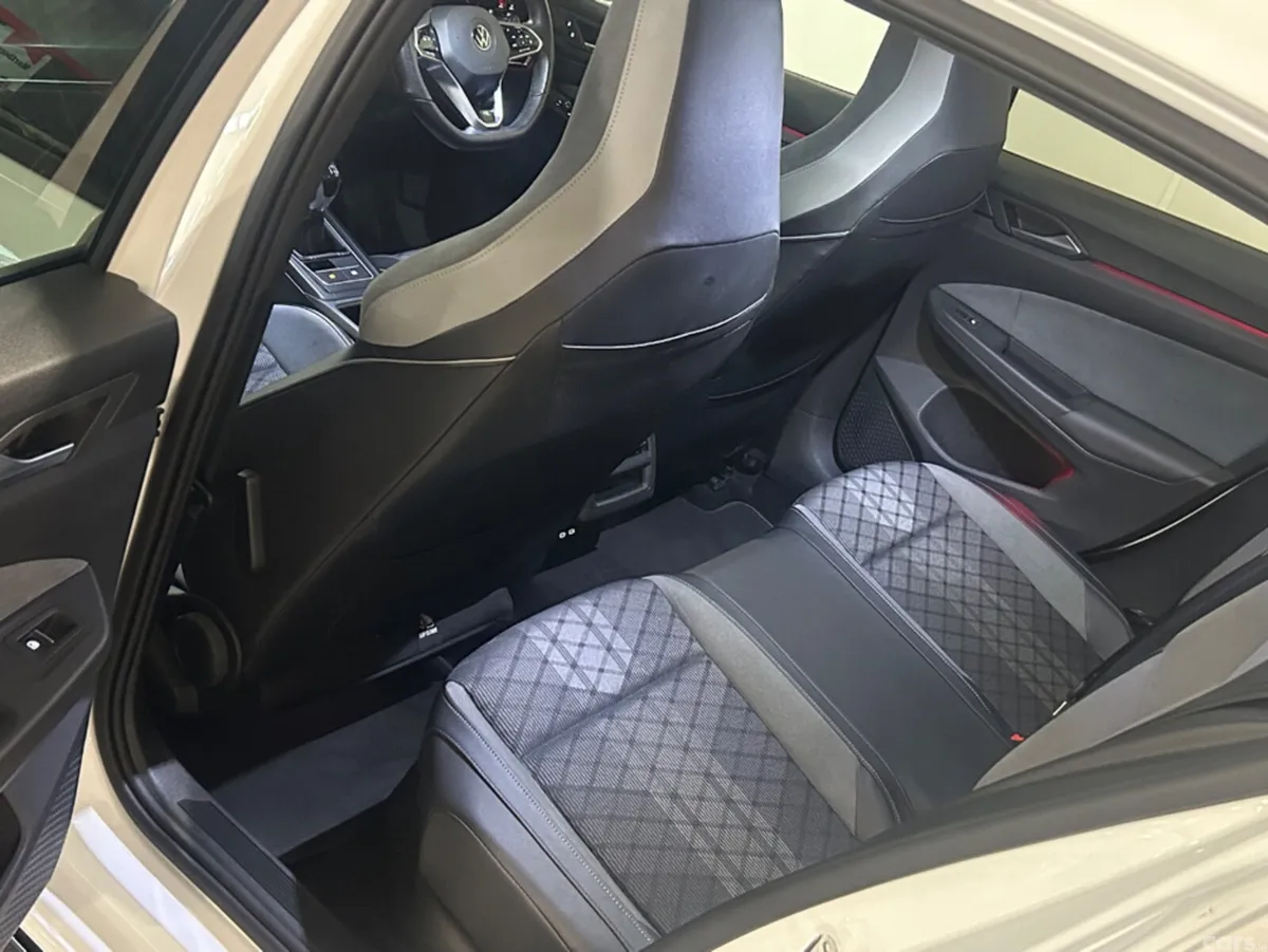Volkswagen Golf Hatchback, Diesel, 2022, White