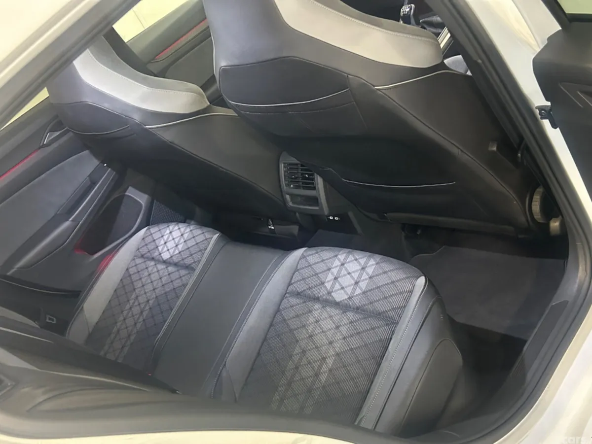 Volkswagen Golf Hatchback, Diesel, 2022, White